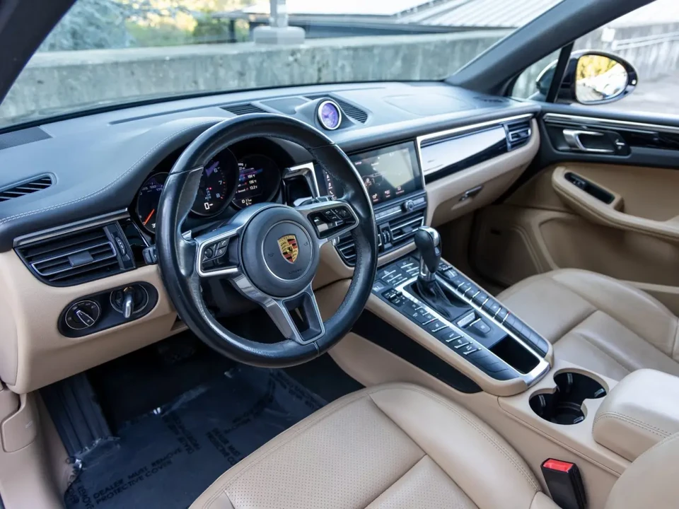 2021 Porsche Macan - Image 4 of 8
