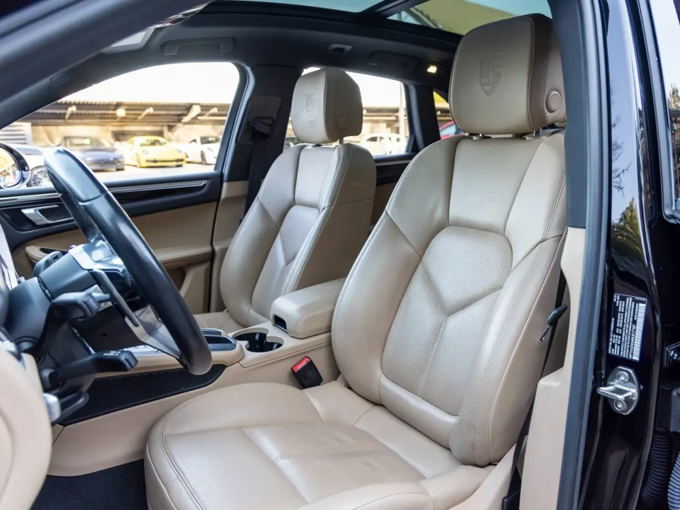2021 Porsche Macan - Image 5 of 8