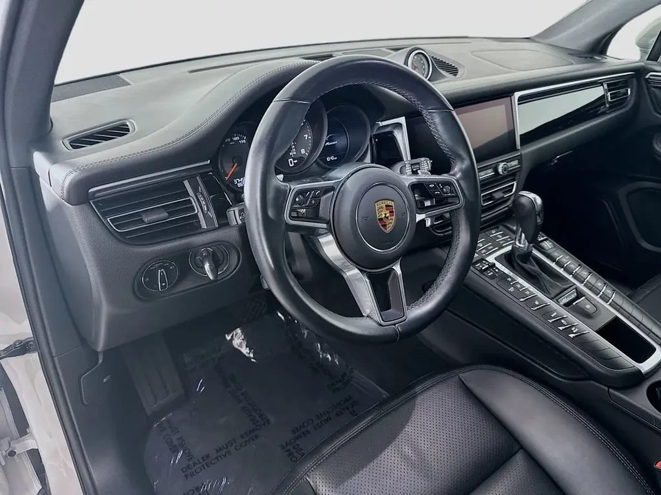 2021 Porsche Macan - Image 4 of 5