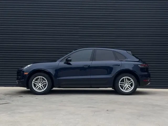 2021 Porsche Macan - Image 2 of 9