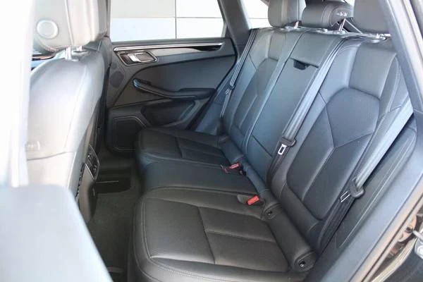 2021 Porsche Macan - Image 6 of 8