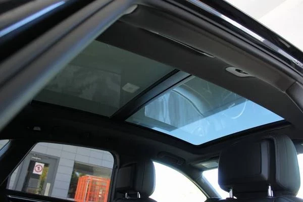 2021 Porsche Macan - Image 4 of 8