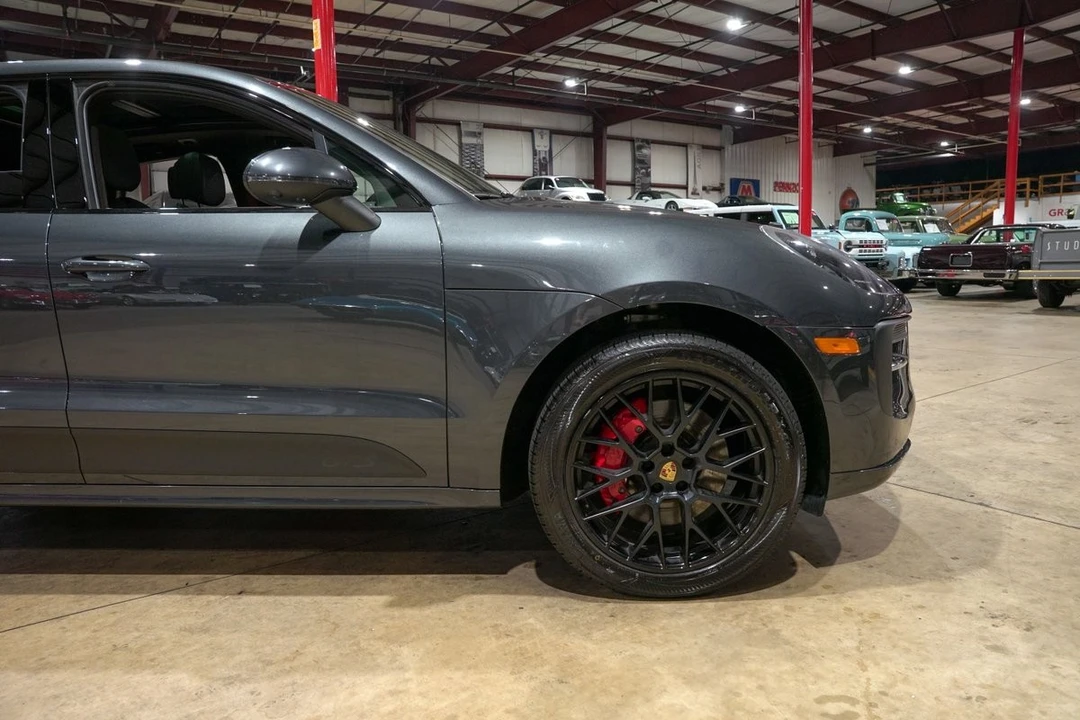 2021 Porsche Macan GTS - Image 11 of 31