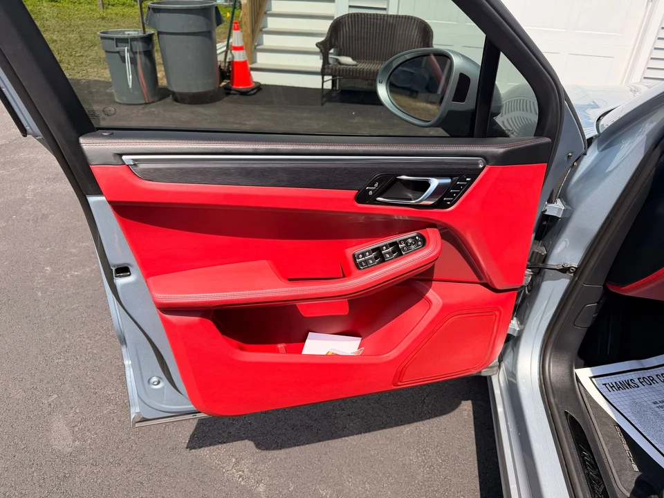 2021 Porsche Macan GTS - Image 9 of 18