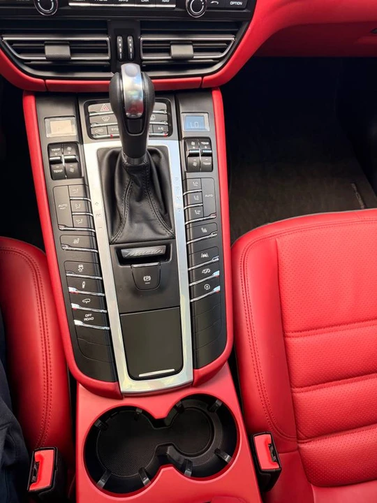2021 Porsche Macan GTS - Image 16 of 18