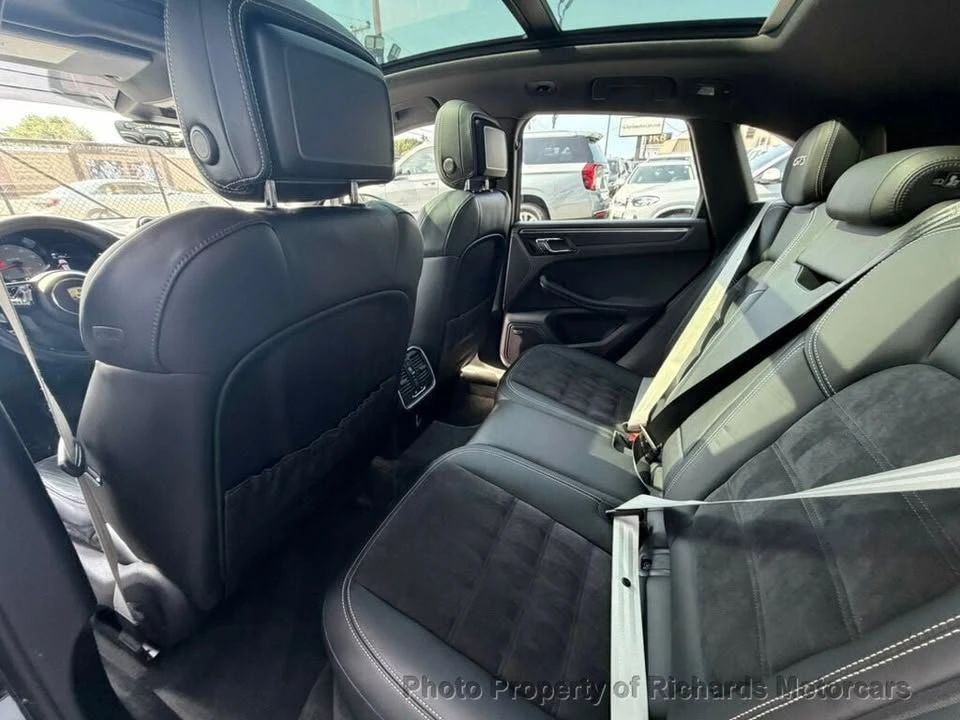 2021 Porsche Macan GTS - Image 17 of 20