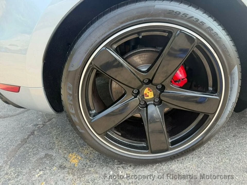 2021 Porsche Macan GTS - Image 9 of 20