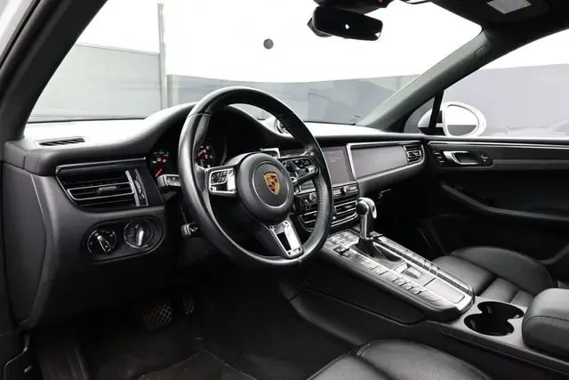 2021 Porsche Macan GTS - Image 4 of 9