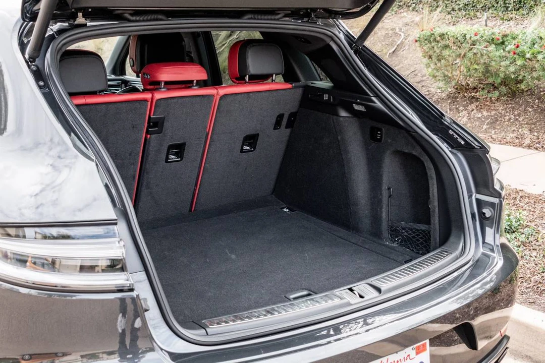 2021 Porsche Macan GTS - Image 9 of 11
