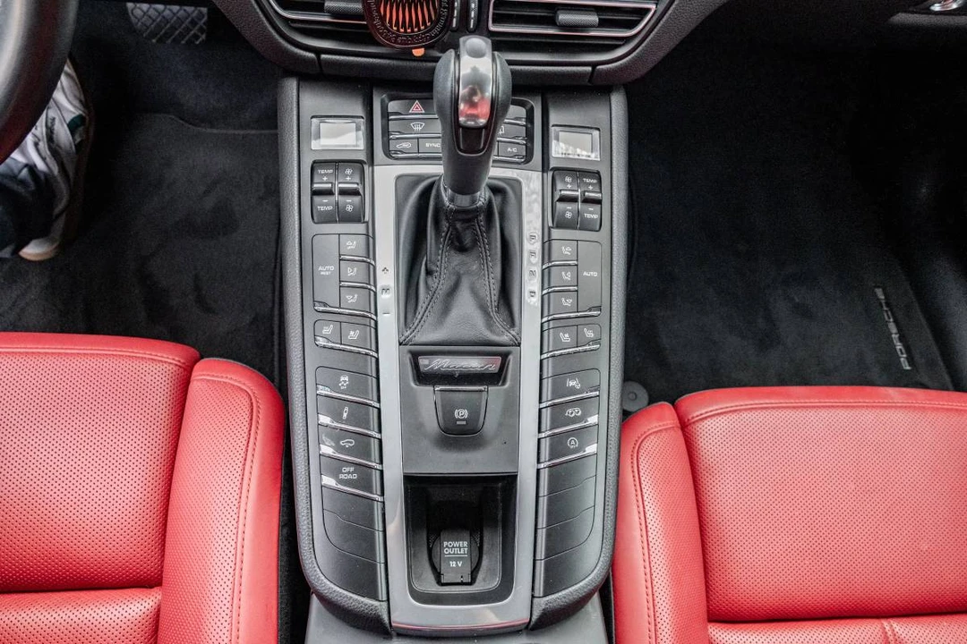 2021 Porsche Macan GTS - Image 10 of 11