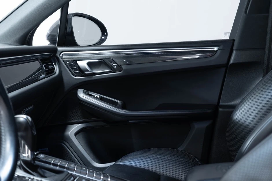 2021 Porsche Macan GTS - Image 15 of 17