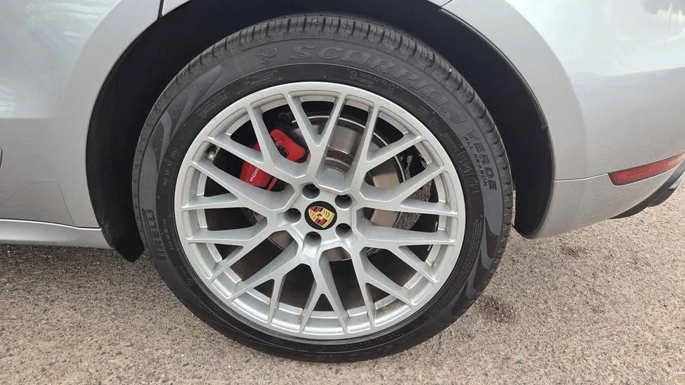 2021 Porsche Macan GTS - Image 11 of 19