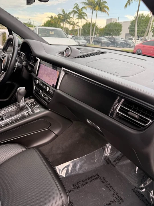 2021 Porsche Macan GTS - Image 9 of 16