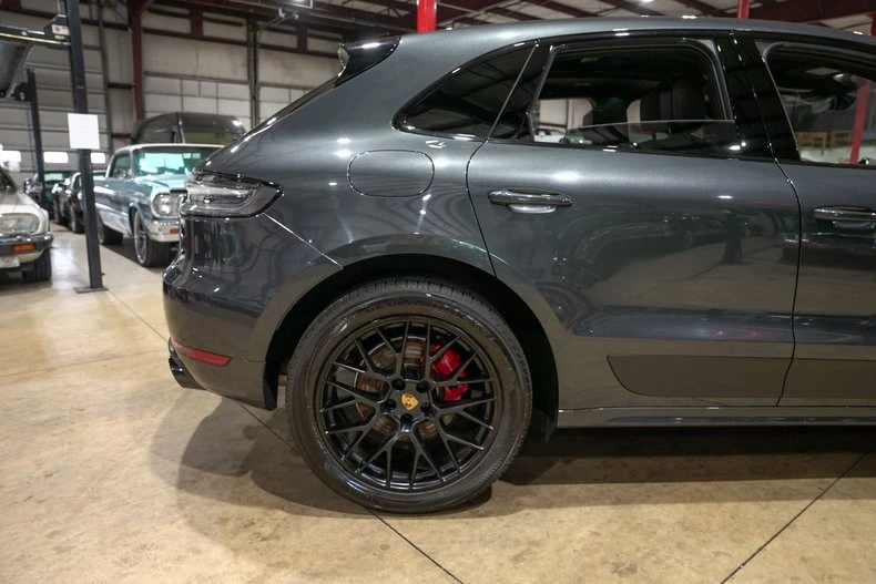 2021 Porsche Macan GTS - Image 9 of 31