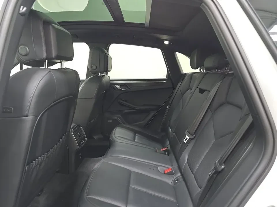 2021 Porsche Macan GTS - Image 5 of 7