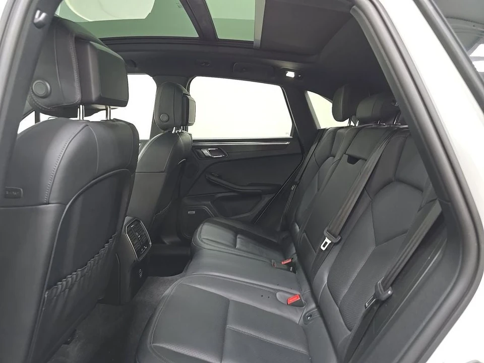 2021 Porsche Macan GTS - Image 5 of 7