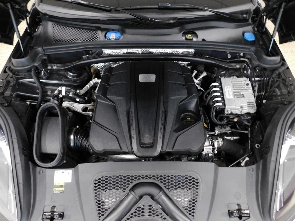 2021 Porsche Macan GTS - Image 12 of 31