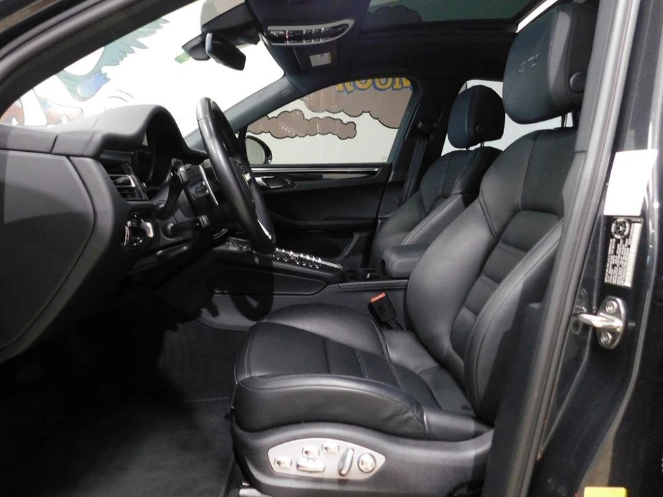 2021 Porsche Macan GTS - Image 28 of 31