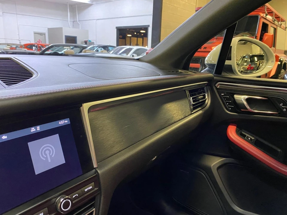 2021 Porsche Macan GTS - Image 30 of 31