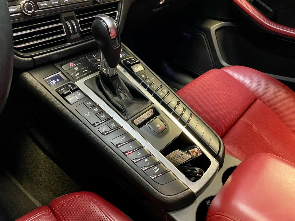 2021 Porsche Macan GTS - Image 25 of 31