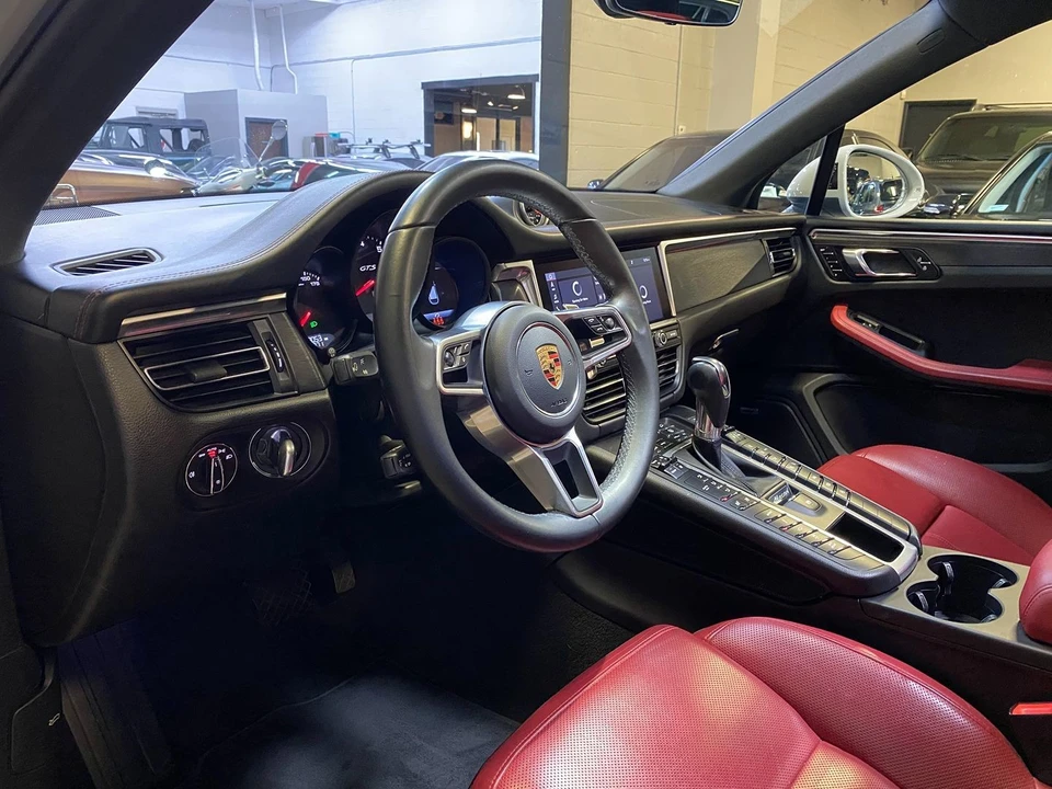 2021 Porsche Macan GTS - Image 10 of 31