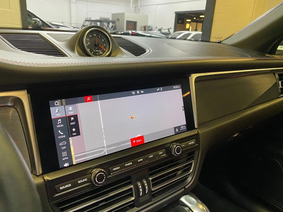 2021 Porsche Macan GTS - Image 14 of 31
