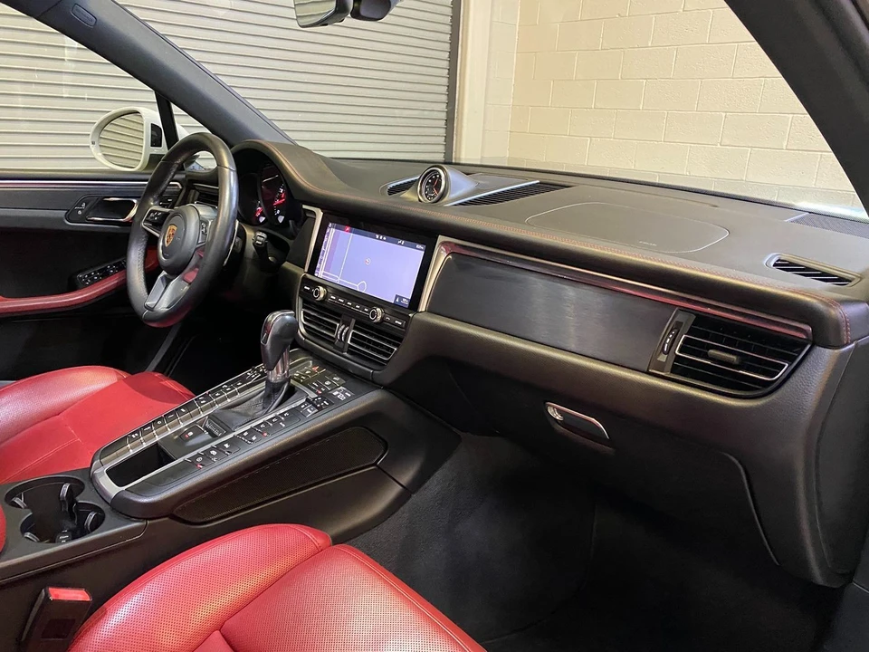 2021 Porsche Macan GTS - Image 24 of 31
