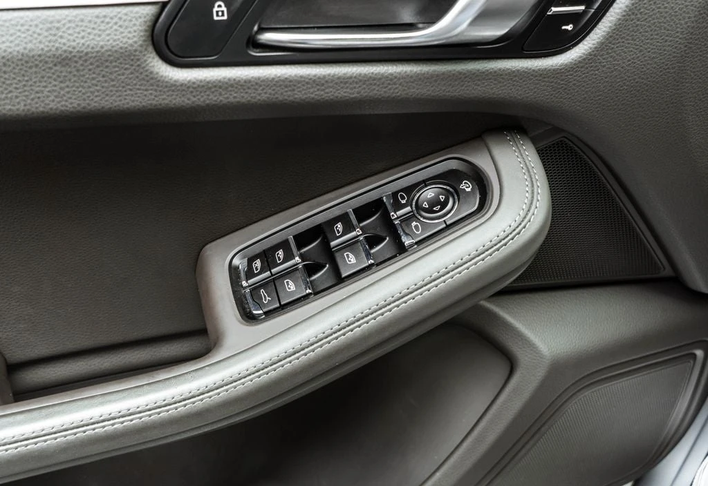 2021 Porsche Macan GTS - Image 16 of 31