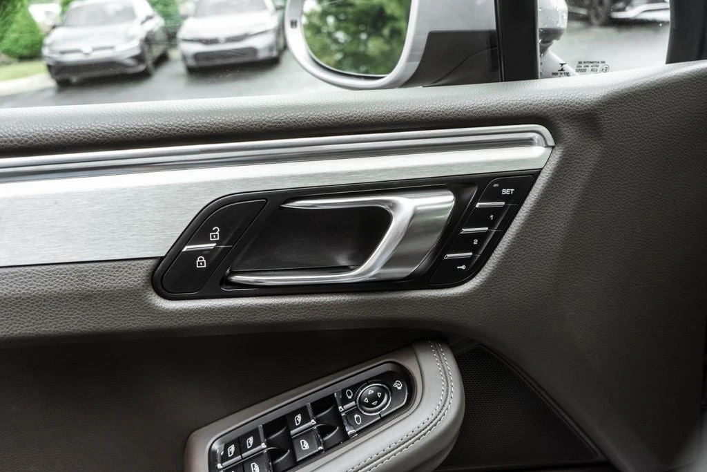 2021 Porsche Macan GTS - Image 17 of 31