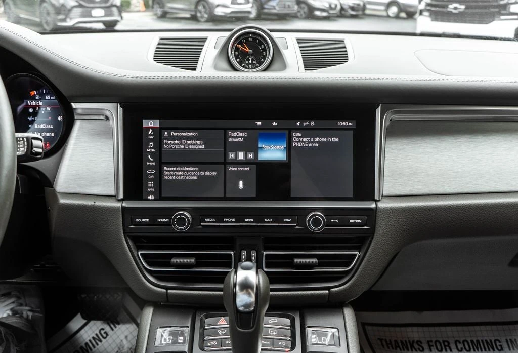2021 Porsche Macan GTS - Image 19 of 31