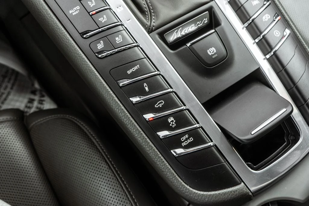 2021 Porsche Macan GTS - Image 23 of 31