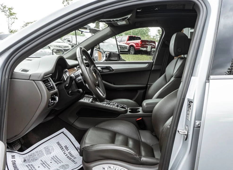 2021 Porsche Macan GTS - Image 26 of 31