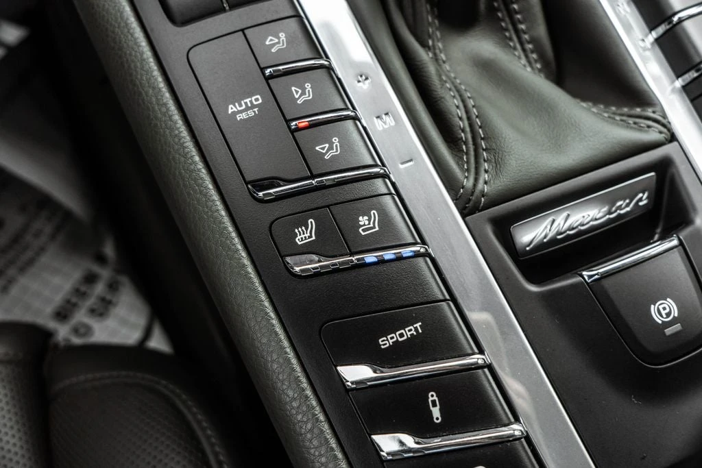 2021 Porsche Macan GTS - Image 9 of 31