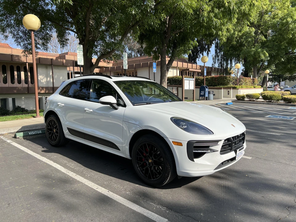 2021 Porsche Macan GTS - Image 10 of 31