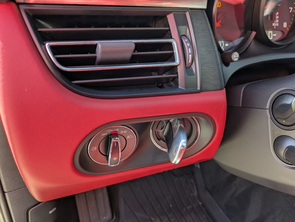 2021 Porsche Macan GTS - Image 17 of 21