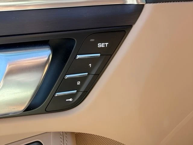 2021 Porsche Macan GTS - Image 12 of 20