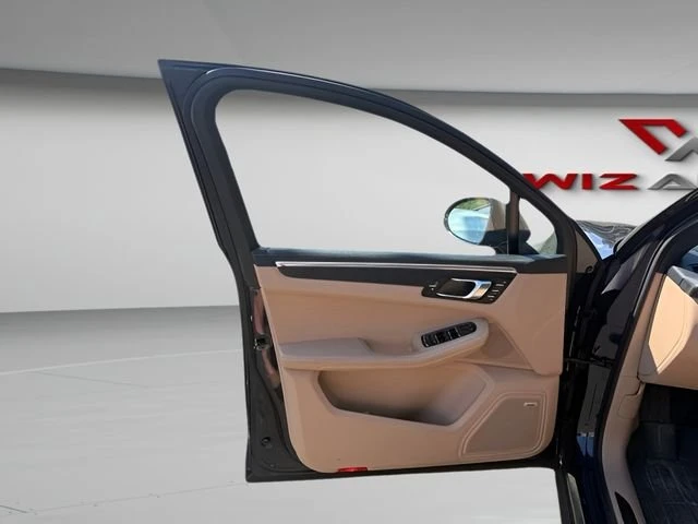 2021 Porsche Macan GTS - Image 13 of 20