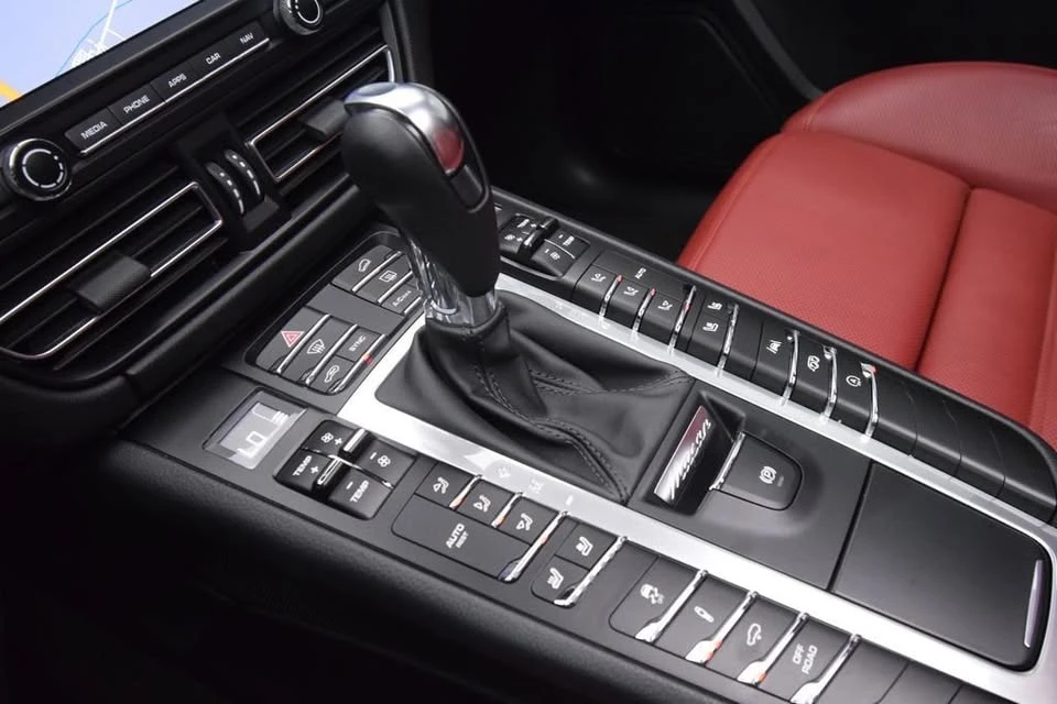 2021 Porsche Macan GTS - Image 15 of 18