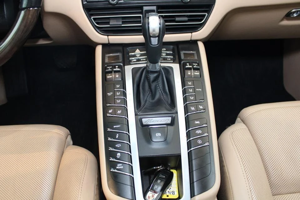 2021 Porsche Macan GTS - Image 16 of 20