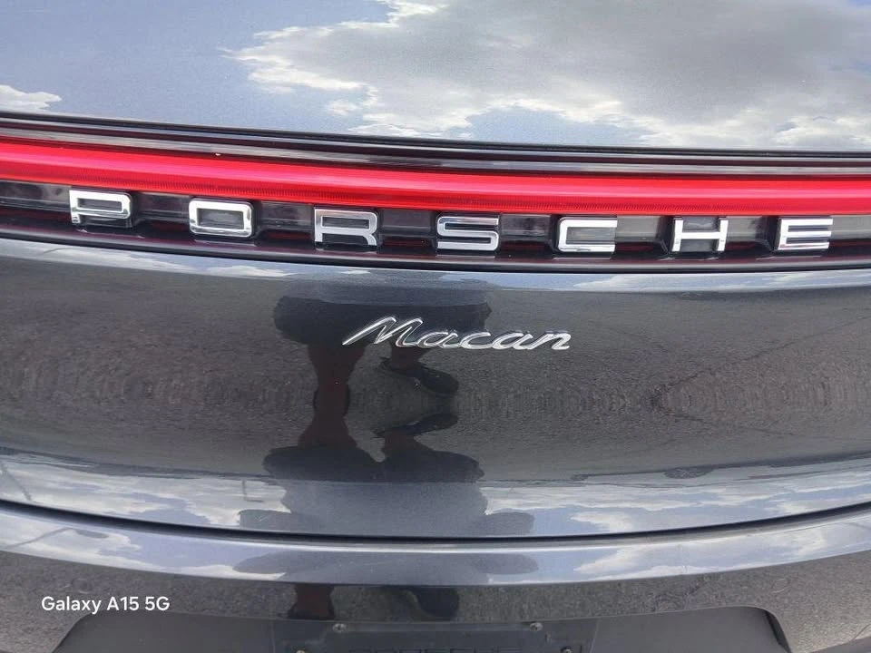 2021 Porsche Macan - Image 15 of 20