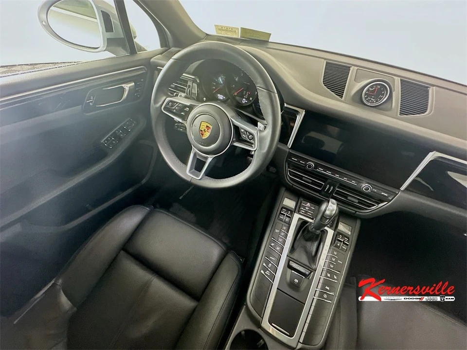 2021 Porsche Macan - Image 9 of 12