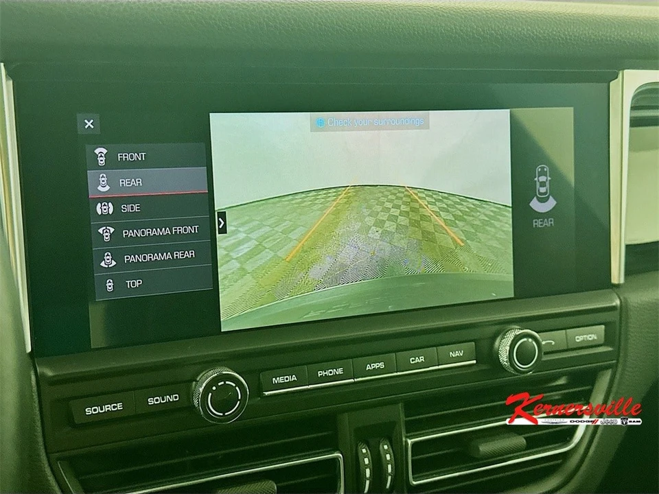 2021 Porsche Macan - Image 20 of 21