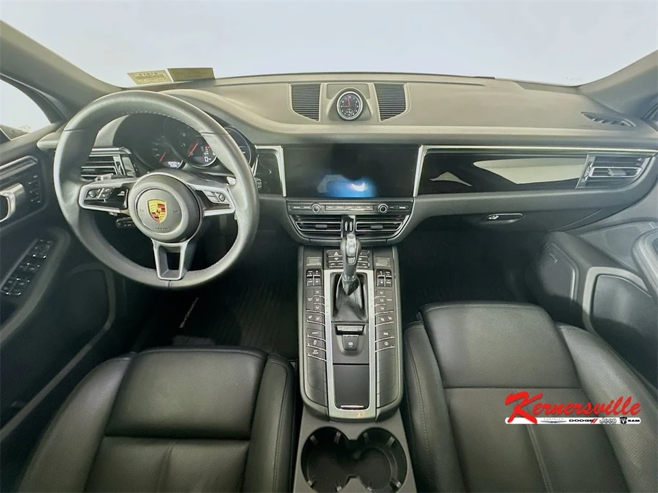 2021 Porsche Macan - Image 10 of 21