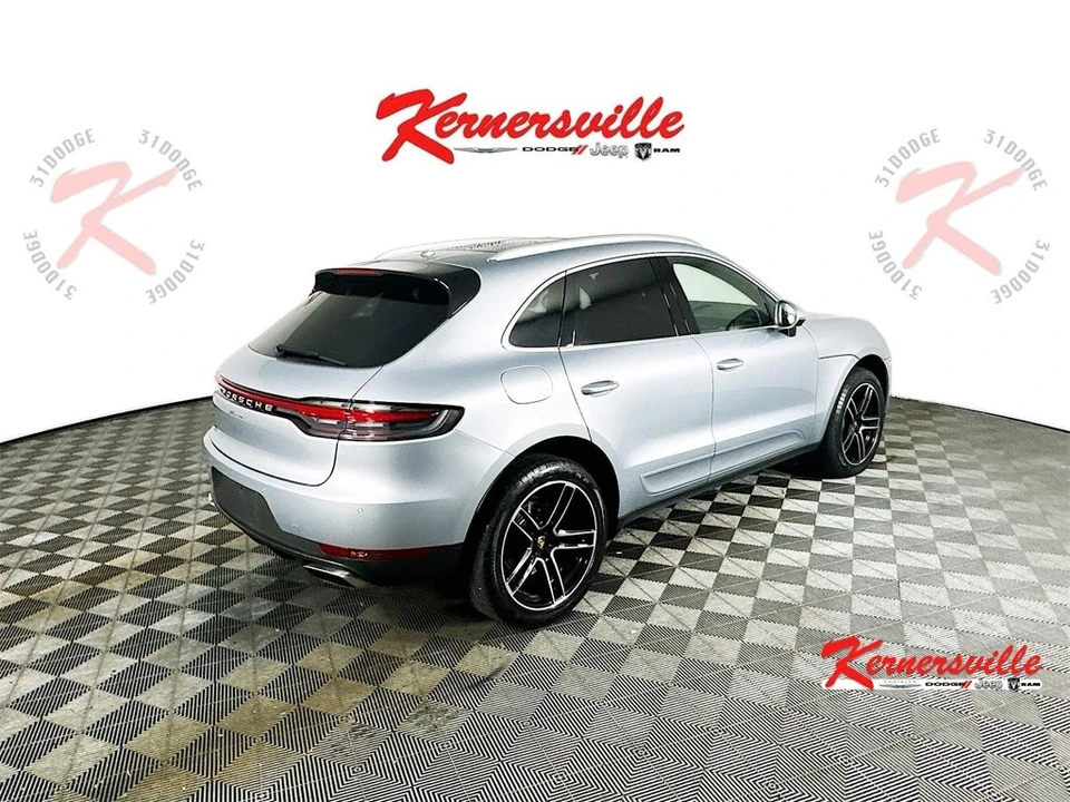 2021 Porsche Macan - Image 7 of 12