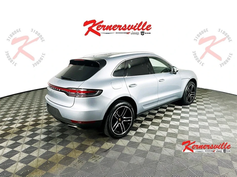2021 Porsche Macan - Image 7 of 21