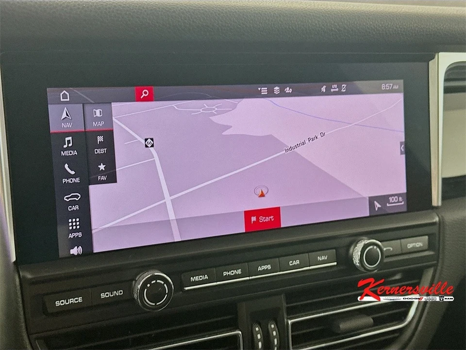 2021 Porsche Macan - Image 19 of 21