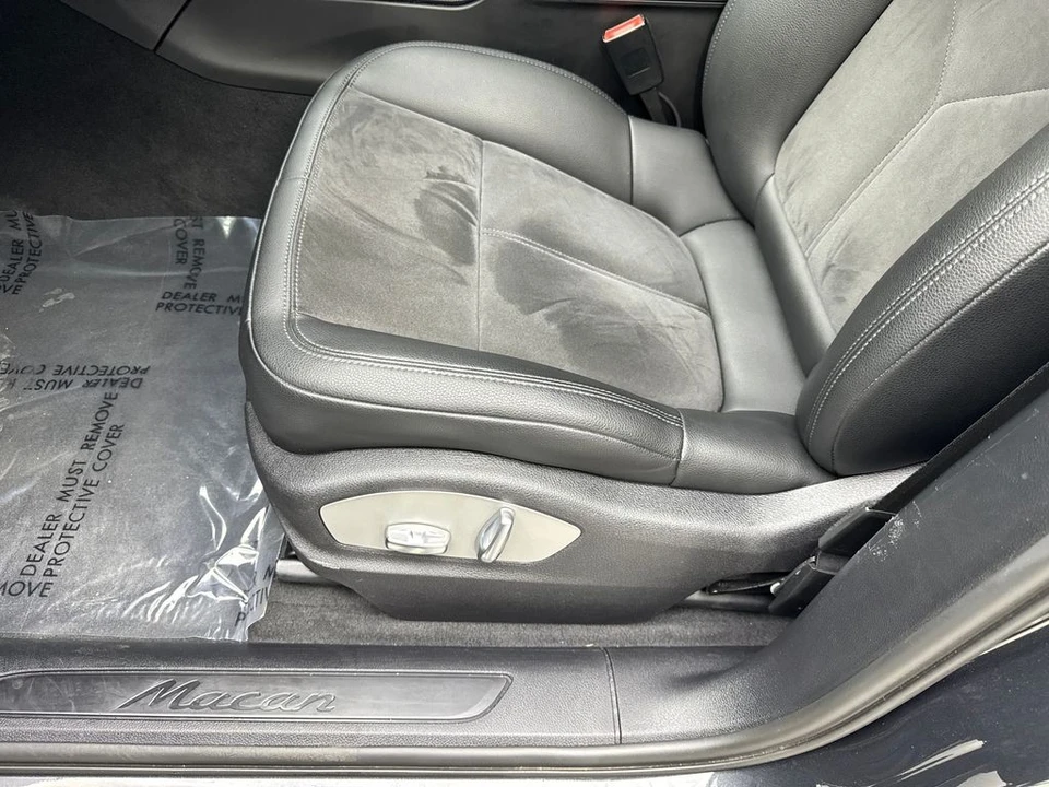 2021 Porsche Macan - Image 25 of 31