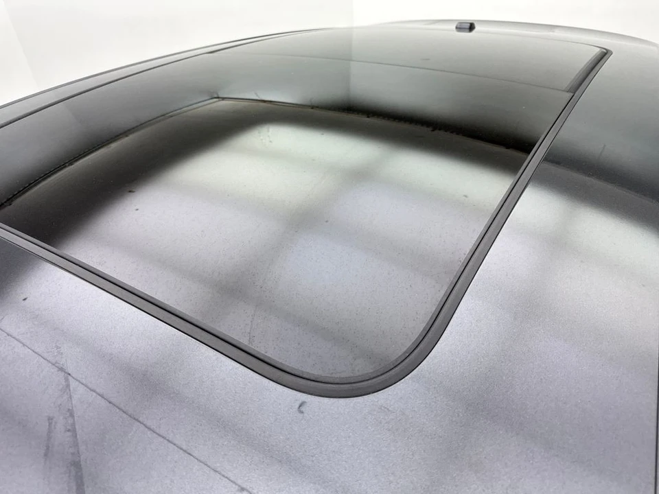 2021 Porsche Macan - Image 24 of 31