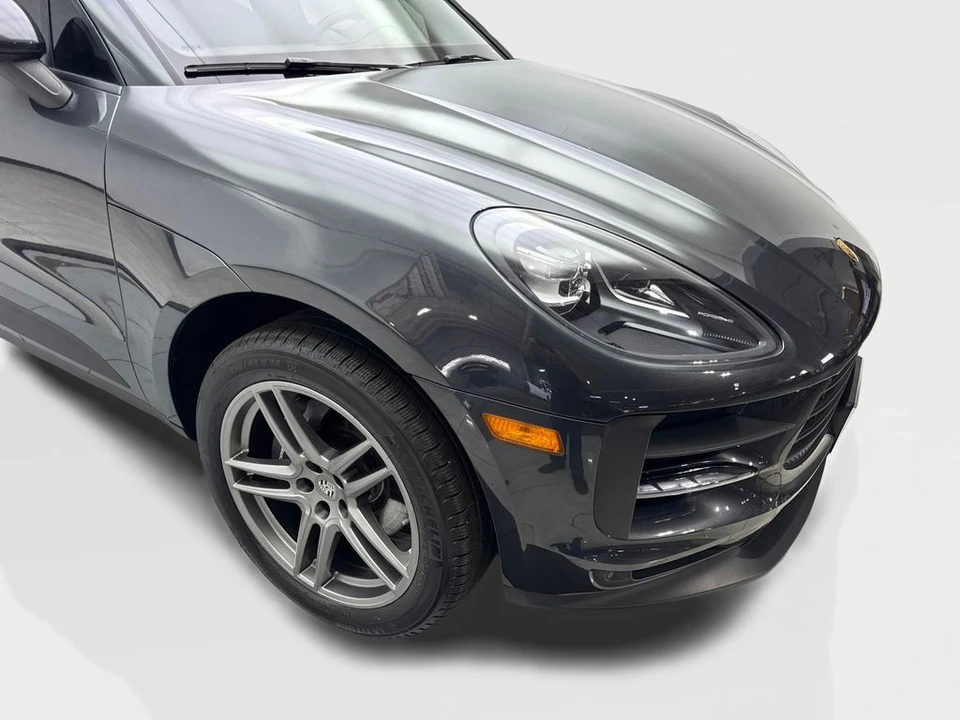 2021 Porsche Macan - Image 19 of 31
