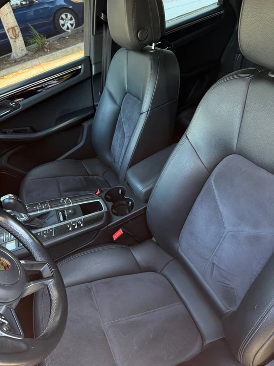 2021 Porsche Macan - Image 15 of 18